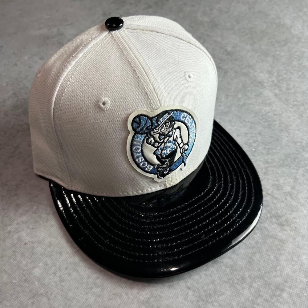 New Era Boston Celtics 59FIFTY Snapback Hat White Glossy Black Visor Size 7